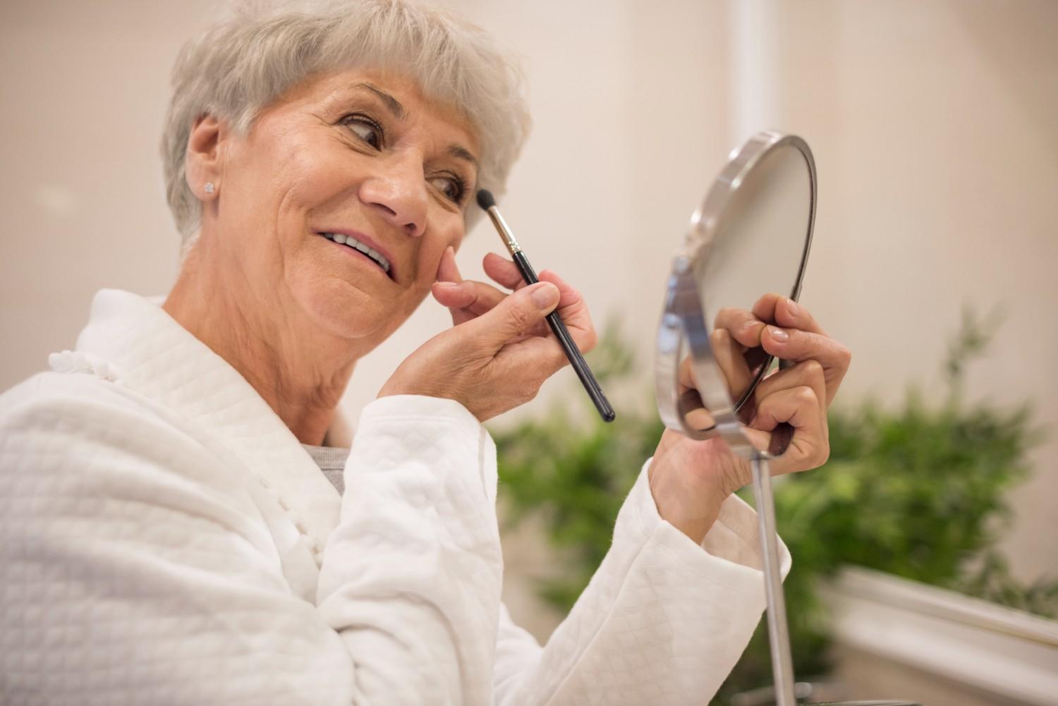 Graceful & Gorgeous: Makeup Tips for the Mature Woman